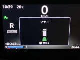 障害物を感知し知らせてくれるので安心です♪