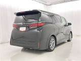 沢山乗れるのがこの車の魅力!2台で移動しないと・・・なんて時もこの車なら1台で!大活躍です♪