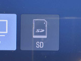 音楽SDカード入ります。