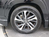 トヨタ純正アルミホイールのデザインです♪タイヤサイズは、225/50R18です(^_-)-☆