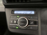 オートエアコン機能で、車内を自動的に、設定した温度に保ってくれます。