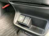 スマホや車載アクセサリーの電源確保に便利なアクセサリーソケットを装備。