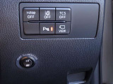 【i-stop】信号待ちなどでエンジンを停止させ燃費の向上を図ります。車内の温度やブレーキ/ステアリングの状態をみて、作動しています。ディーラーオプションのフットランプイルミメーション取付済み