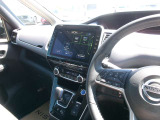 操作しやすい運転席廻り!操作パネルも使いやすい!!ドライブが楽しくなりますっ