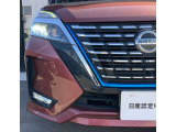 LEDヘッドランプ(ハイ/ロービーム、オートレベライザー付、シグネチャーLEDポジションランプ付)です。