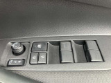 全席パワーウインドです。ドアミラーの格納調整も行えます!