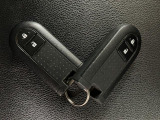 スマートキー機能を有しています!ドアロックの開閉やエンジン始動時にキーをポケットやカバンなどに携帯していればキーを挿さなくてもそのまま手ぶらで可能です!!