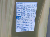 納車前には12ヶ月点検相当の点検と消耗品の交換をダイハツの整備士がしっかり整備してお渡しします。また、納車後には無料の1ヶ月点検がございます。