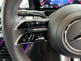 メモリー付きパワーシートが装備されている車両はシートの位置・ドアミラーの角度・ハンドルの位置を3名まで記憶出来ます。
