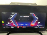 スタイリッシュなデザインのメーターパネルです。速度のみならず、燃料の残量、走行距離など多機能でとっても見やすいパネルになっております。