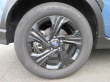 タイヤサイズは、225/50R17です。