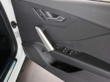 ●ドアの手すり、スイッチ類のデザインまで質感が高くこだわっています。ムダがないシンプルなデザイン、シンプルにもかかわらず高級感や上質感を感じさせます。