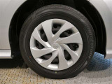 純正デザインのホイールキャップです 車両デザインを損ねることのないデザインです