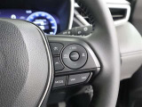 【レーダークルーズコントロール(追従機能付)】アクセルを踏まなくても、車間制御モードは、先行車に合わせた追従走行を行い、自動的に加速・減速・停止をします。定速制御モードは、一定の車速で走行できます