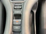 電子パーキングに加えてブレーキホールドシステムを装備しておりますので、信号待ちや踏み切り待ちでもブレーキを踏まずに停止できます!発進する際はアクセルを踏むだけですので渋滞時などはかなり楽ですね!