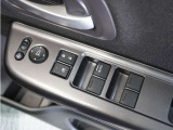 ◆パワーウィンドウスイッチ◆運転席から全席の窓の開閉操作を行うことが出来いつでも換気ができます!