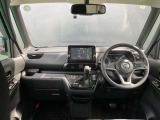 フロントガラスが大きいので、広い視界でとても運転しやすいお車です(*'&omega;'*)