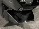 脱着式のインパネセンター大型ボックスが付いてます