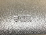 「据置クレジットは最終回の支払いに一定額(据置額)を設定し、残りの金額を分割で支払うプランです。月々の負担を抑えられるため、ワンランク上の車に乗りたい方や現金を手元に残しておきたい方に適しています。