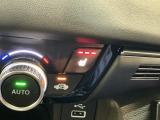 【シートヒーター】雨の日や冷えた車内でも、シートの座面をやさしく温め快適な運転をサポート。