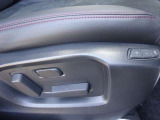 【運転席パワーシート&ドライビングポジションメモリー機能】運転手にあったシートパターン設定可能です。