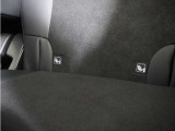 ◆ISOFIX◆シートベルトいらずでチャイルドシートと固定金具を連結するだけでガッチリ固定できます。