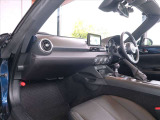神戸マツダ神戸西インター店は、通常ディーラー+&alpha;の次世代型店舗としてROADSTER EXPERIENCE SPACEの冠を掲げ、「いつでも・誰でも・気軽に会いに行ける」ロードスターUカー専門店。