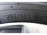 タイヤサイズは、205/60R16!!