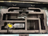 ラゲージの下にはジャッキや応急パンク修理セットが備わっています