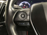 ステアリングスイッチ付き。前方から目を離すことなく操作することが可能です。