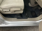 入庫した車両は美装斑がクリーニング☆専用洗剤や機械を使います。 安い!!でも綺麗をモットーに内外装ともに魂を込めて仕上げています