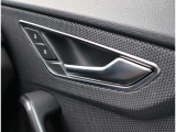 Audi正規ディーラーが高品質をお約束。高度な訓練・教育を受けたAudi専任メカニックが、100項目にもおよぶ精密な点検を実施いたします。すべてをクリアしたAudi車だけが、あなたのお手元に届けられるのです。