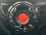 車内の温度管理がワンタッチで簡単に出来るのがオートエアコンです。これでいつでも快適ドライブが出来ますね!