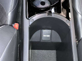 12V/120Wの電源部とメディアプレイヤー接続部です。