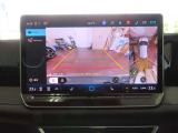 アラウンドビューカメラ使用時のナビ画面、バックをサポートしてくれます。