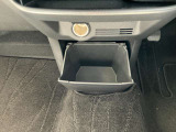 インストセンターロアボックスが付いてとっても便利です。!!