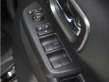 ◆パワーウィンドウスイッチ◆運転席から全席の窓の開閉操作を行うことが出来いつでも換気ができます!