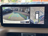 アラウンドビューモニターは4方のカメラで真上から車を見たようにモニターで確認ができる日産の自慢の装備です。是非実際の車で体感してみてください。