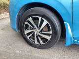 アルミホイールです。足元が引き立つので、車全体のイメージがアップしますよ!