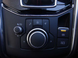 手元で直感的に操作できるコマンダースイッチや、停車時に便利なオートホールド機能を搭載!運転中の視線移動を抑え、安全で快適なドライブをサポートします。優れた操作性と上質感、ぜひ店頭でお確かめください。