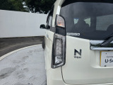後続車からの視認性に配慮したテールライトを装備しています。