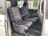 車内広々としており天井も高いので快適にお過ごしいただけます!