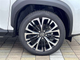 純正アルミホイール 215/50R18