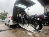 お客様のバイクを納車する為に試しに使ってみました。とても積み下ろしがカンタンで早いです(バイクはTW200)
