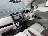 広々とした視界を体感できます。運転が楽しくなりますね。
