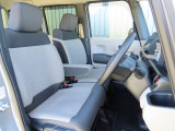 運転席の高さを変更できるので、体格に合わせた位置で運転できます!