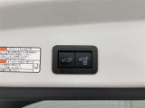 後ろが狭くてもサッと積める。途中で止められる安心のバックドア。後ろの駐車スペースが狭い時に重宝しますよ♪
