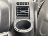 運転席ドリンクホルダー