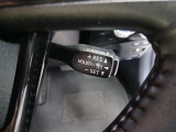 クルーズコントロール装備 アクセルを踏むことなく車速を一定キープ。高速道路も楽々走行できます。
