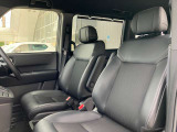 運転席は特等席、シートの状態も良好です!高さの調整も可能ですので、自分に合った目線の高さに合わせられますよ!!